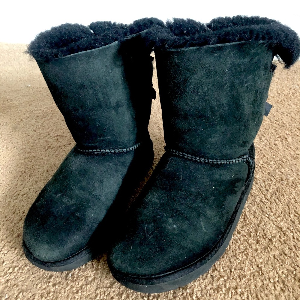 Ugg boots size 4 with cleaning kit